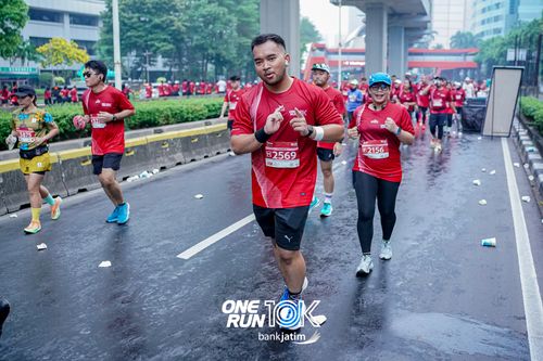 Race photo from ONE RUN 10 K