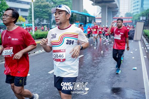 Race photo from ONE RUN 10 K