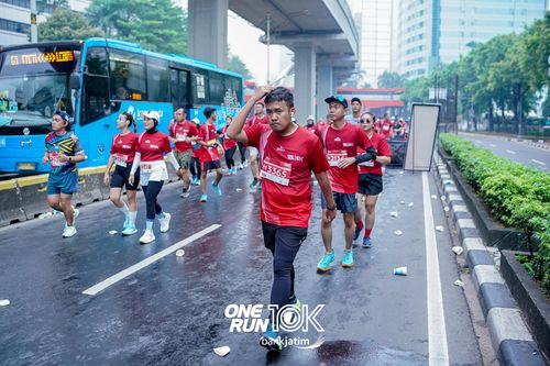 Race photo from ONE RUN 10 K