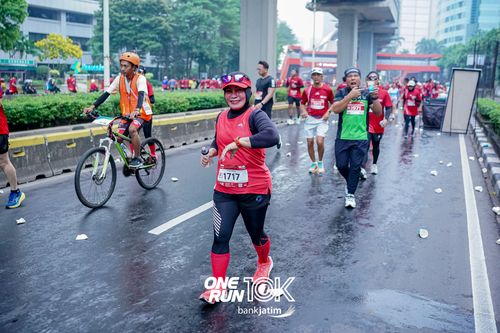 Race photo from ONE RUN 10 K