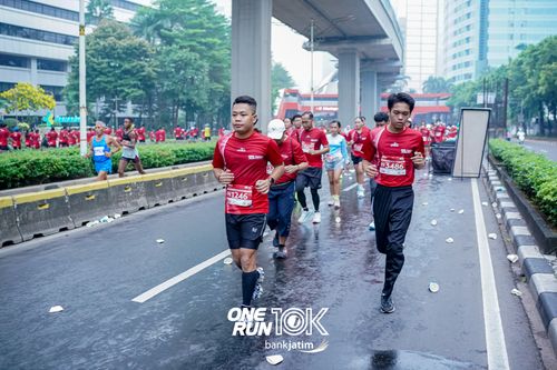 Race photo from ONE RUN 10 K