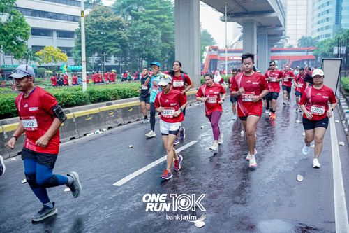 Race photo from ONE RUN 10 K