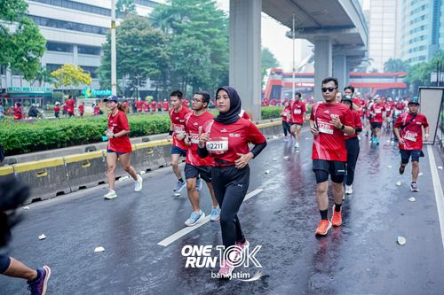 Race photo from ONE RUN 10 K