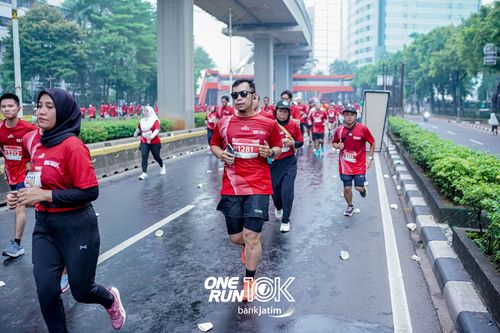 Race photo from ONE RUN 10 K