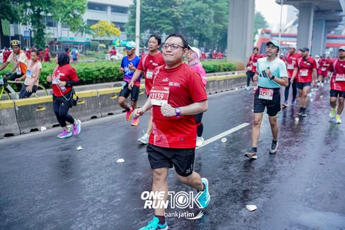 Race photo from ONE RUN 10 K