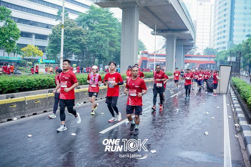 Race photo from ONE RUN 10 K