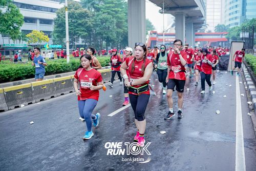 Race photo from ONE RUN 10 K