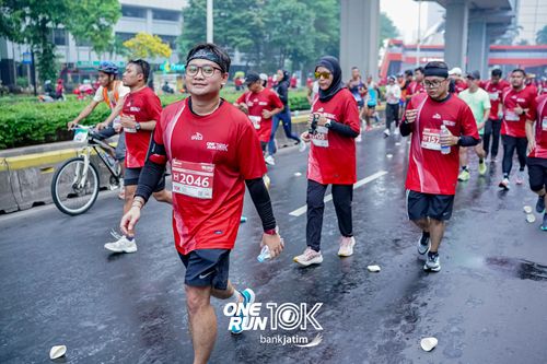 Race photo from ONE RUN 10 K