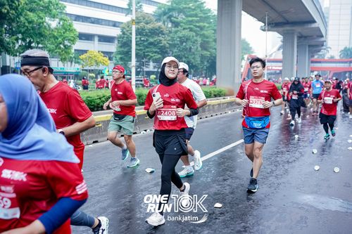 Race photo from ONE RUN 10 K