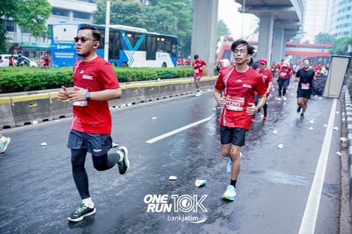 Race photo from ONE RUN 10 K