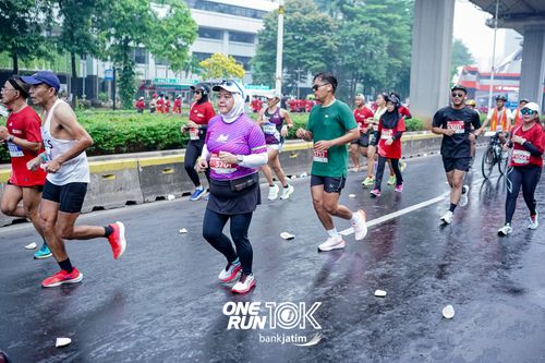 Race photo from ONE RUN 10 K