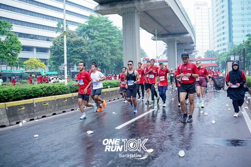 Race photo from ONE RUN 10 K