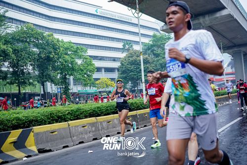 Race photo from ONE RUN 10 K