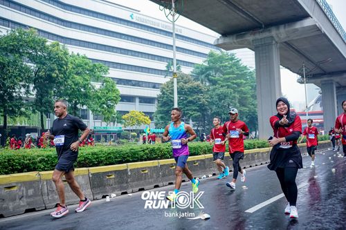 Race photo from ONE RUN 10 K