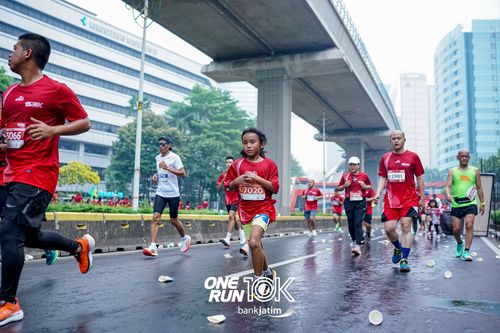 Race photo from ONE RUN 10 K