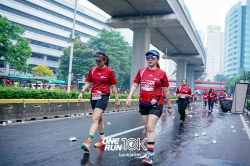 Race photo from ONE RUN 10 K