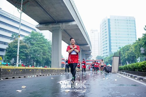 Race photo from ONE RUN 10 K