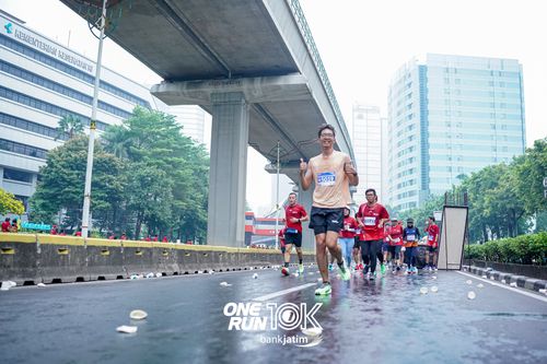 Race photo from ONE RUN 10 K