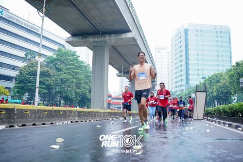 Race photo from ONE RUN 10 K