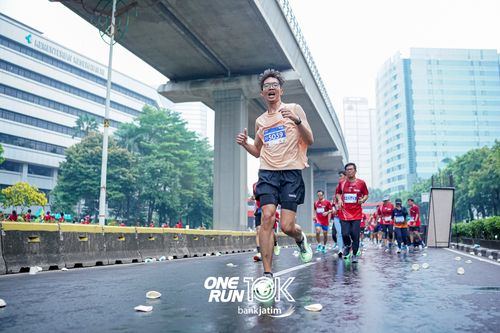 Race photo from ONE RUN 10 K