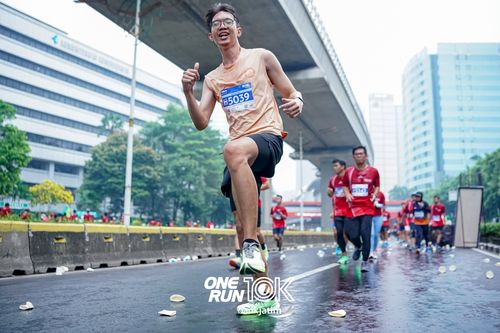 Race photo from ONE RUN 10 K