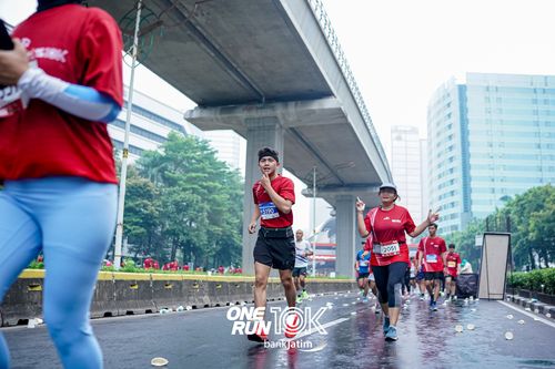 Race photo from ONE RUN 10 K