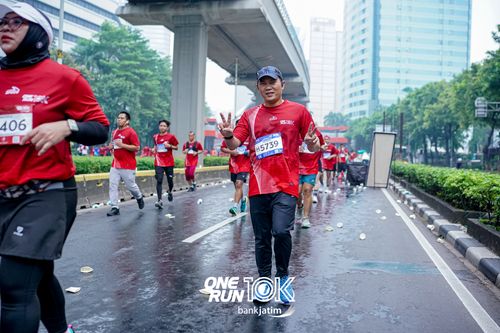 Race photo from ONE RUN 10 K