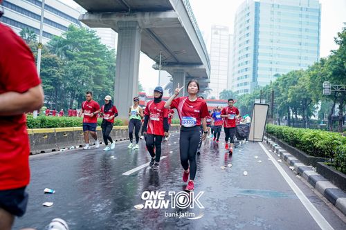 Race photo from ONE RUN 10 K
