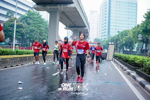 Race photo from ONE RUN 10 K