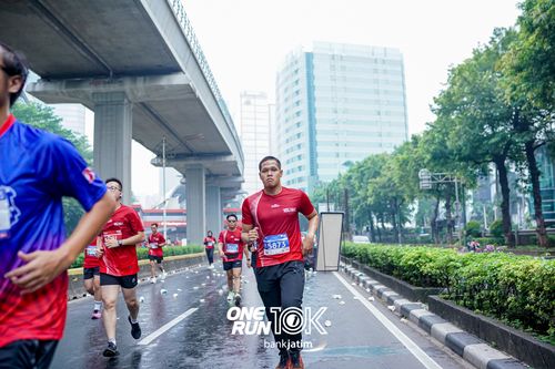 Race photo from ONE RUN 10 K