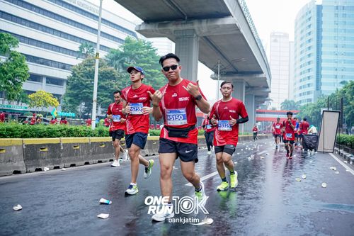 Race photo from ONE RUN 10 K