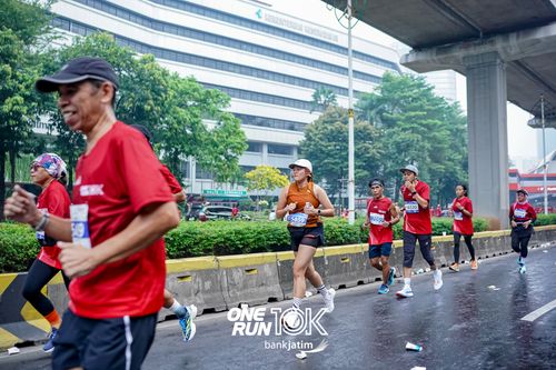 Race photo from ONE RUN 10 K