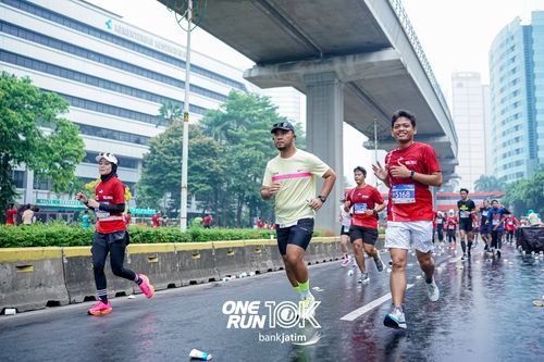 Race photo from ONE RUN 10 K
