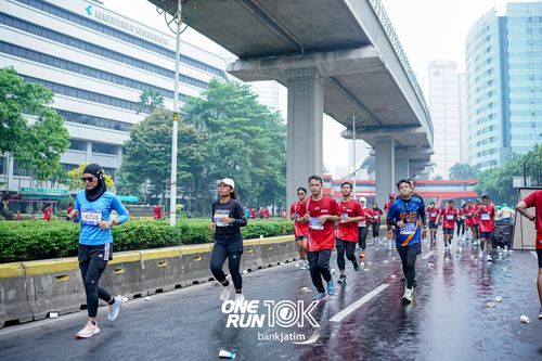 Race photo from ONE RUN 10 K