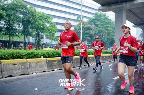 Race photo from ONE RUN 10 K