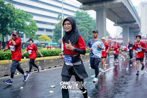 Race photo from ONE RUN 10 K