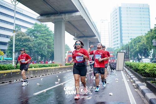 Race photo from ONE RUN 10 K