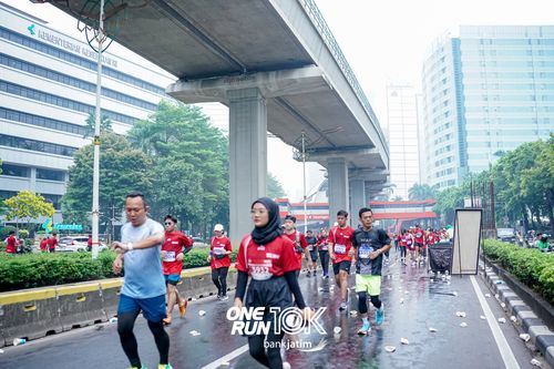 Race photo from ONE RUN 10 K