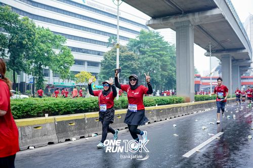 Race photo from ONE RUN 10 K