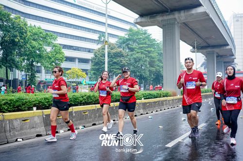 Race photo from ONE RUN 10 K