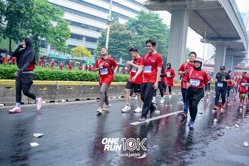 Race photo from ONE RUN 10 K