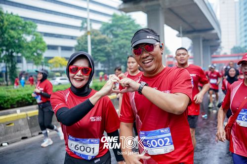 Race photo from ONE RUN 10 K