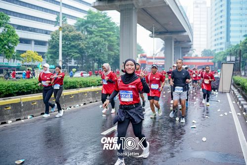 Race photo from ONE RUN 10 K