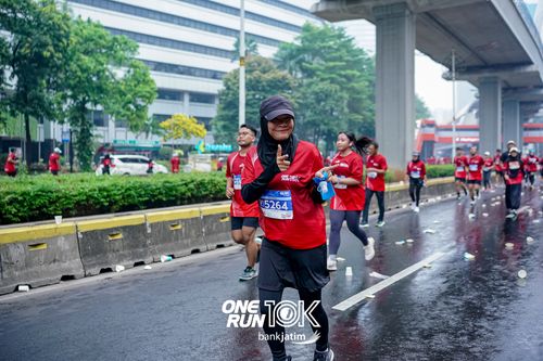 Race photo from ONE RUN 10 K