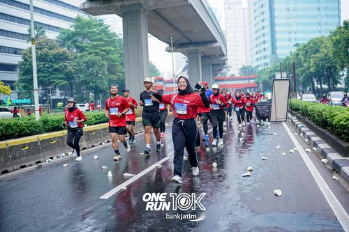 Race photo from ONE RUN 10 K