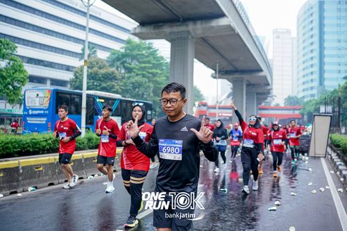 Race photo from ONE RUN 10 K