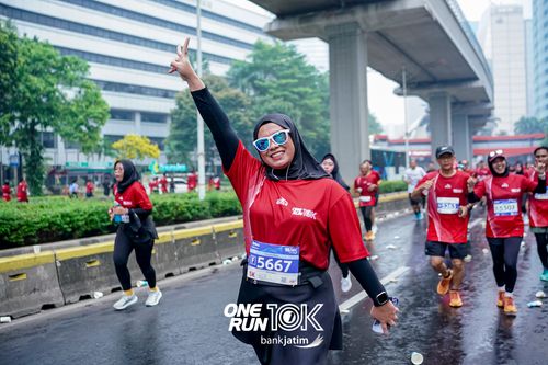 Race photo from ONE RUN 10 K
