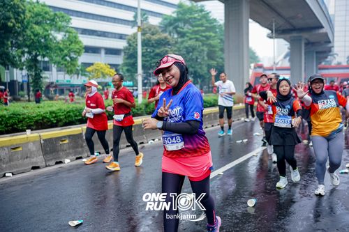 Race photo from ONE RUN 10 K
