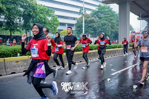 Race photo from ONE RUN 10 K