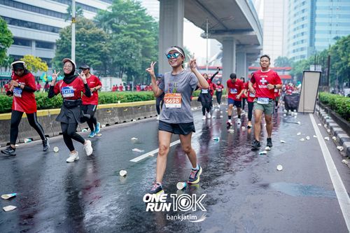 Race photo from ONE RUN 10 K